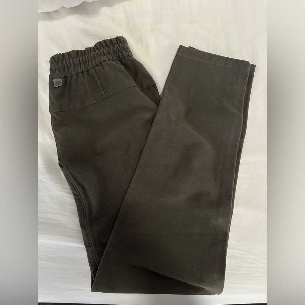 Lululemon Utilitech Pull on Pant - Grey Sage - XS